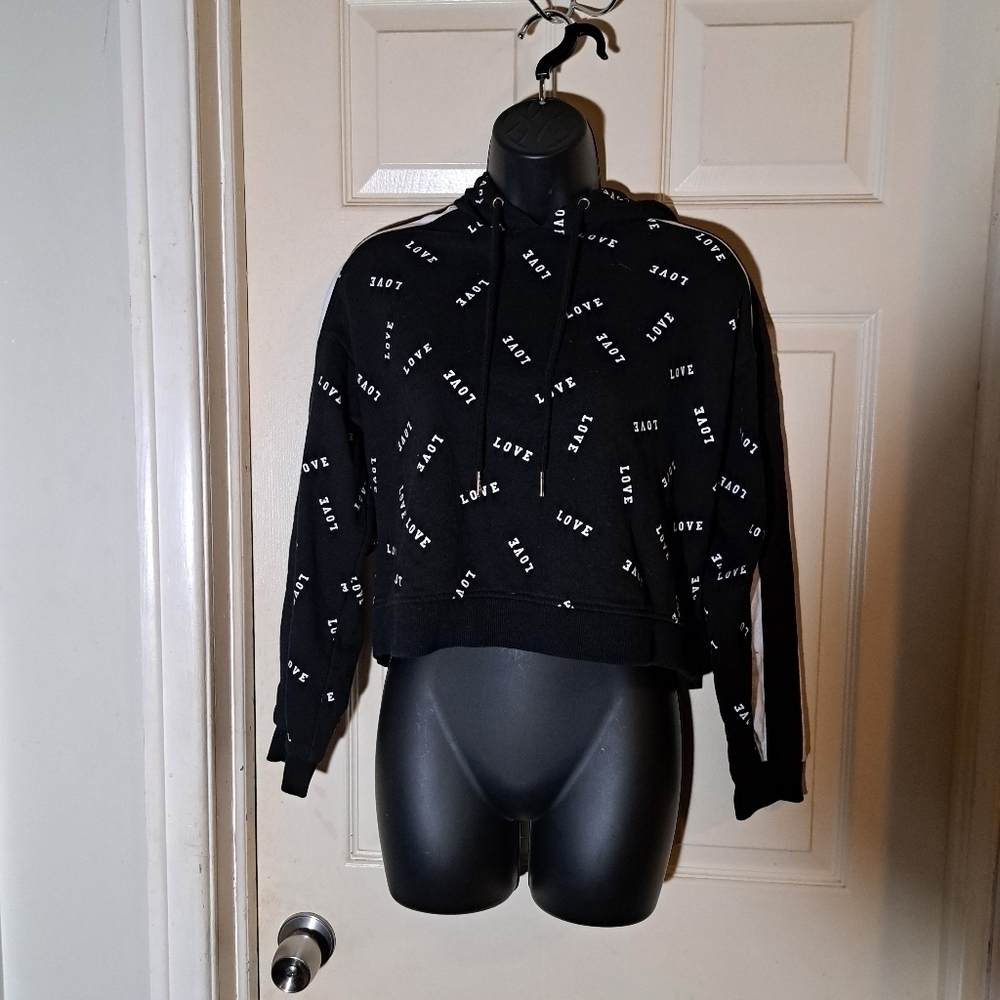 No boundaries Girls medium Sweat shirt size medium